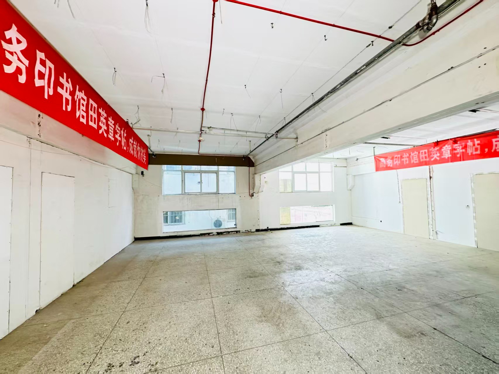 丽春东路建议再强化“人工智能算力中心、AI应用孵化、数字经济示范园”等产业概念，会更符合产业园招商语言_COPY